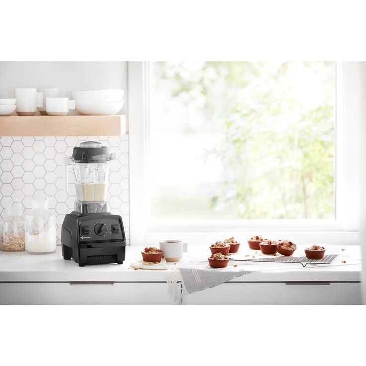 Explorian E310 Series 10-Speed Black 48 oz. Blender