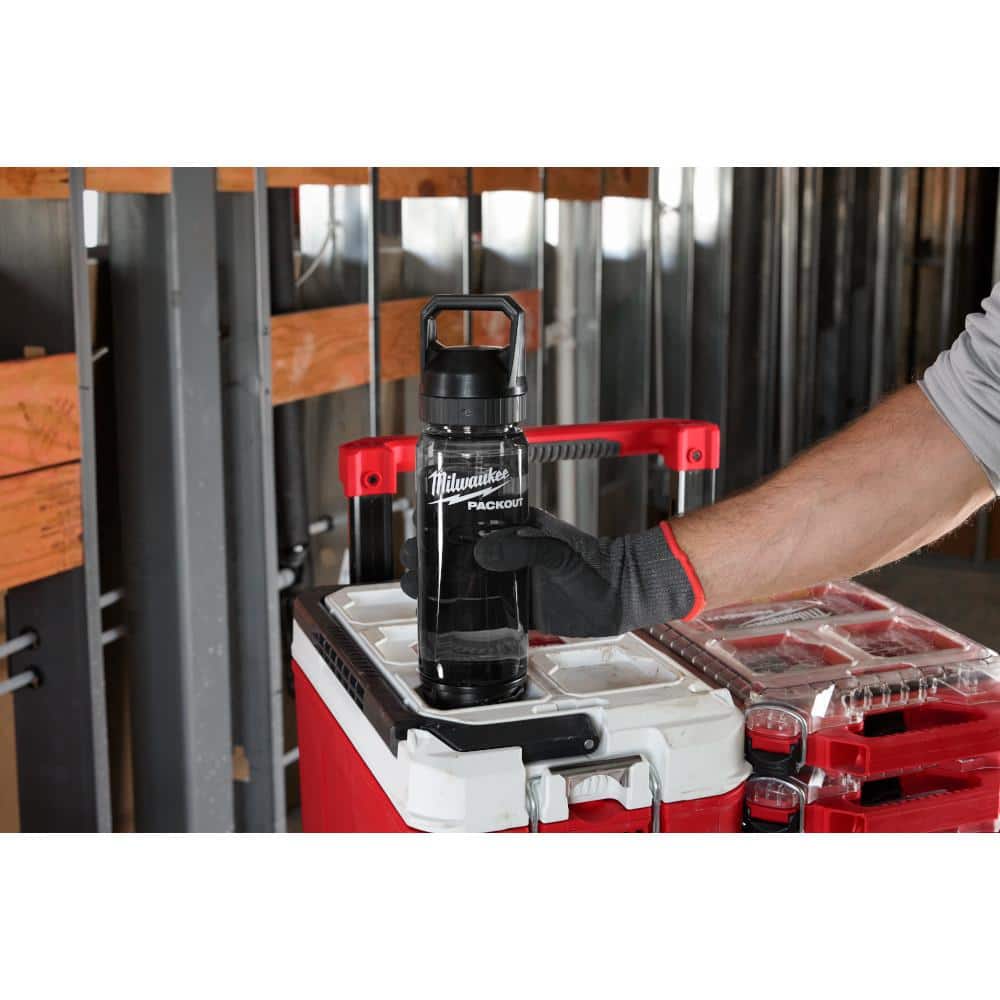 Milwaukee PACKOUT 25 oz Black Plastic Bottle with Leakproof Chug Lid, 3.10 in W x 11.25 in H
