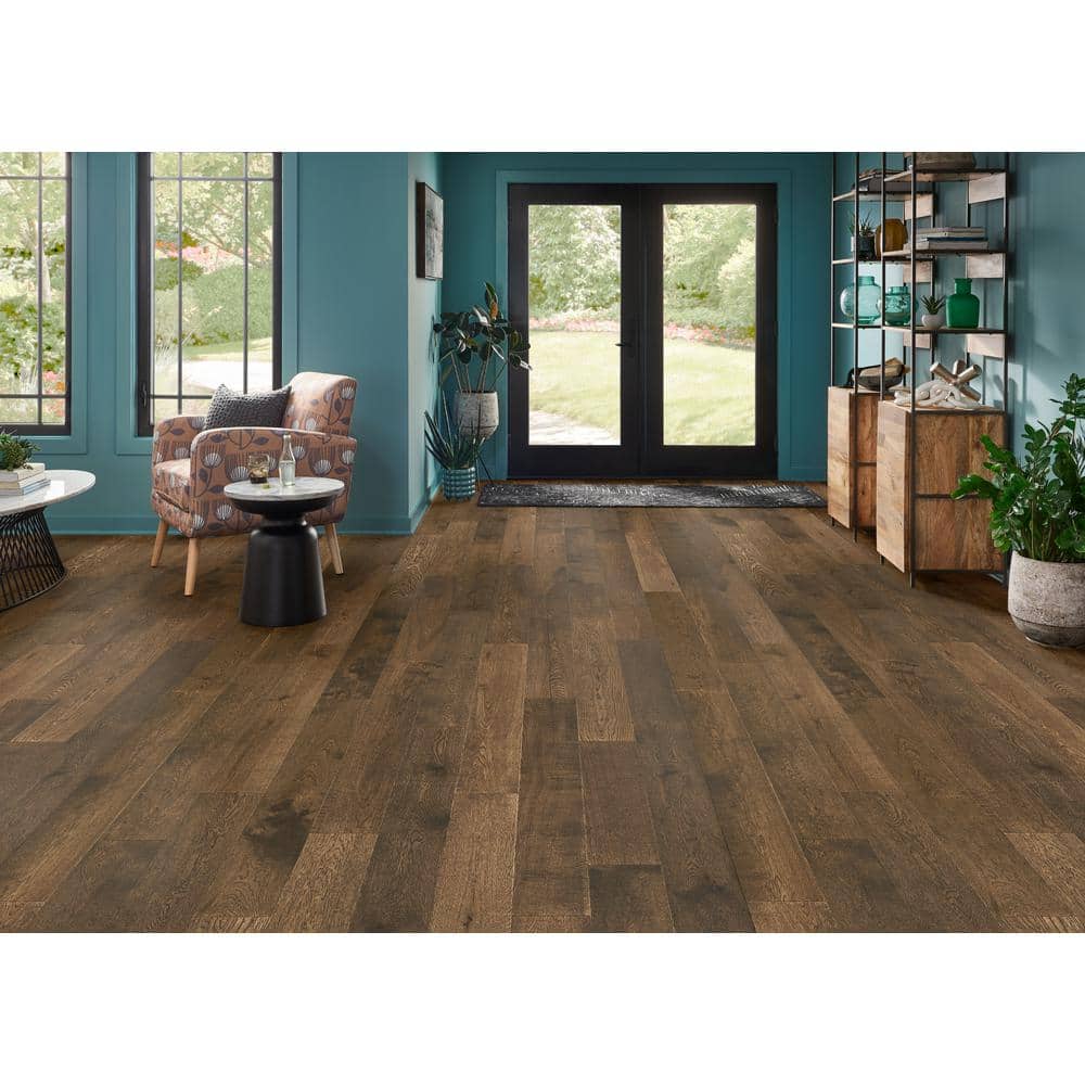 Bruce Time Honored Brown White Oak 3/8 in. T x 6 in. W Click Lock Smooth Engineered Hardwood Flooring (30.6 sq.ft./ctn)