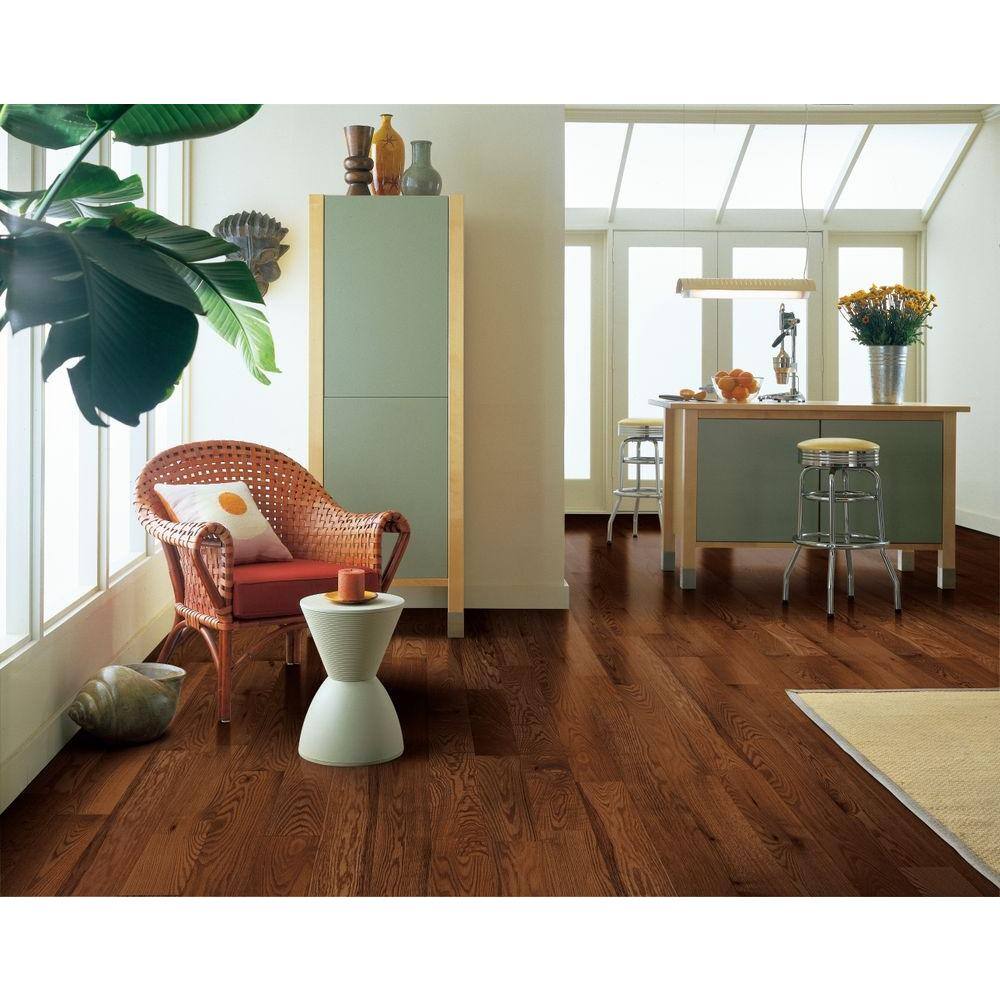Bruce American Originals Brown Earth Red Oak 3/4 in. T x 3-1/4 in. W Smooth Solid Hardwood Flooring (22 sq.ft./ctn)