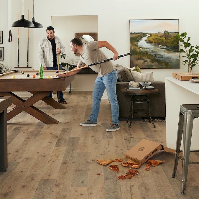 Pergo TimberCraft +WetProtect Dixon Oak Laminate Flooring with Underlayment