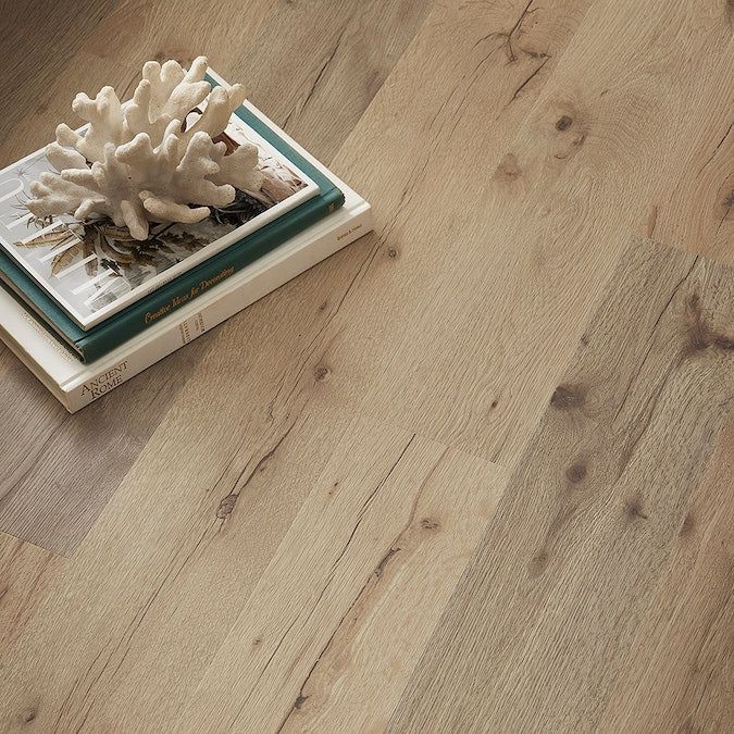Pergo TimberCraft +WetProtect Dixon Oak Laminate Flooring with Underlayment
