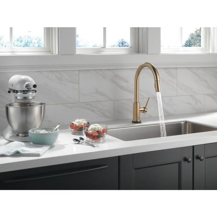 Delta Trinsic Touch2O Champagne Bronze 1-Handle Deck-Mount Pull-Down Touch Kitchen Faucet