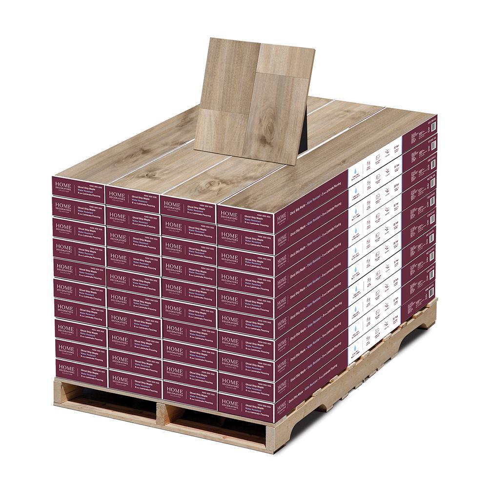 Centennial Oak 8 mm T x 7.5 in W x 50.67 in L Water Resistant Laminate Flooring (947.6 sq. ft./pallet) - Super Arbor