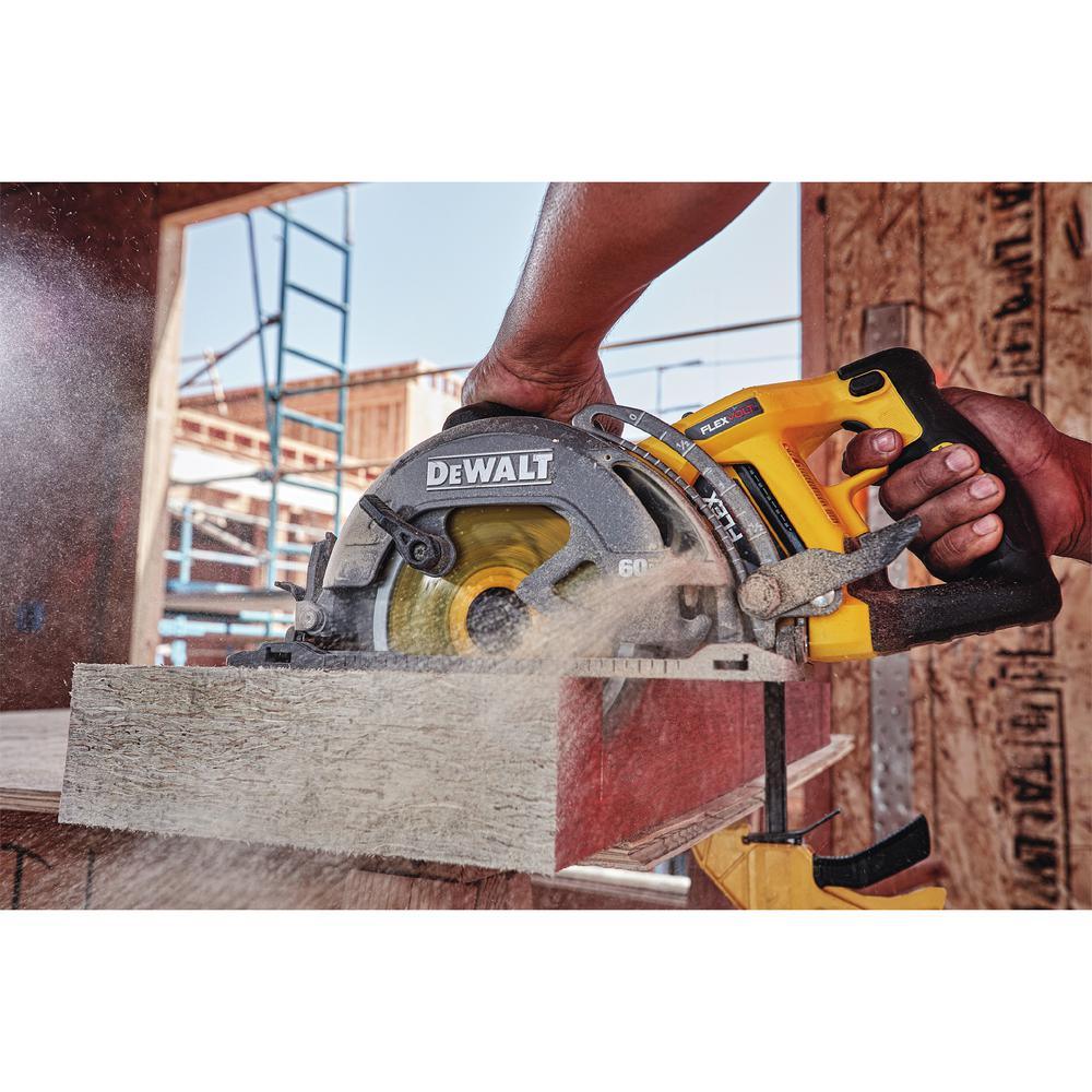 FLEXVOLT 60-Volt MAX Li-Ion Cordless Brushless 7-1/4 in. Wormdrive Circular Saw w/ Bonus FLEXVOLT 20/60-Volt Battery - Super Arbor