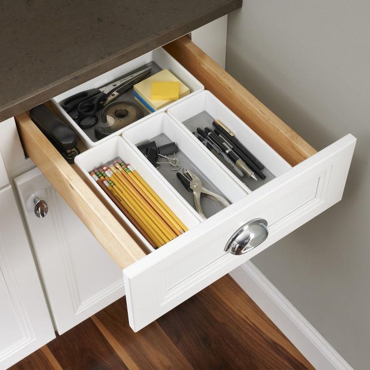 Style Selections 9.06-in x 6.13-in Plastic Multi-Use Insert Drawer Organizer