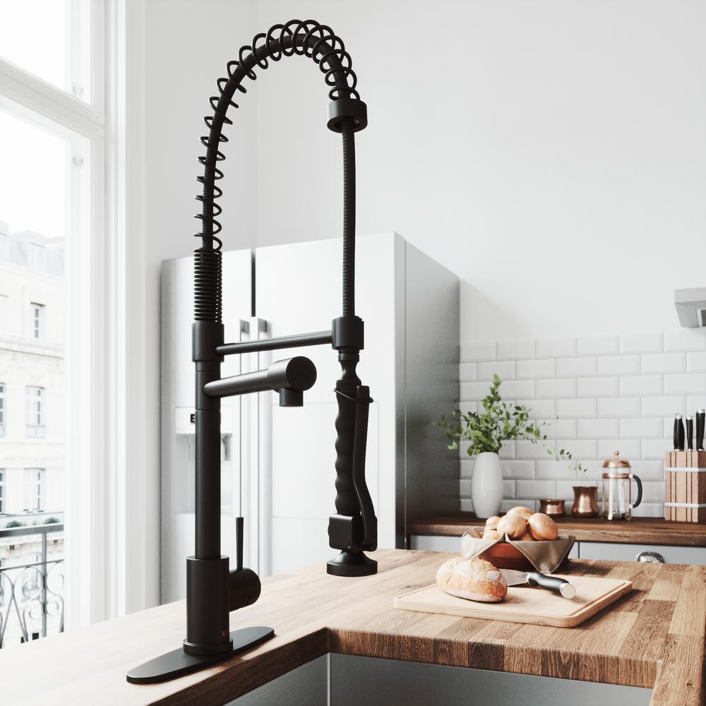 Zurich Single-Handle Pull-Down Sprayer Kitchen Faucet with Deck Plate in Matte Black - Super Arbor