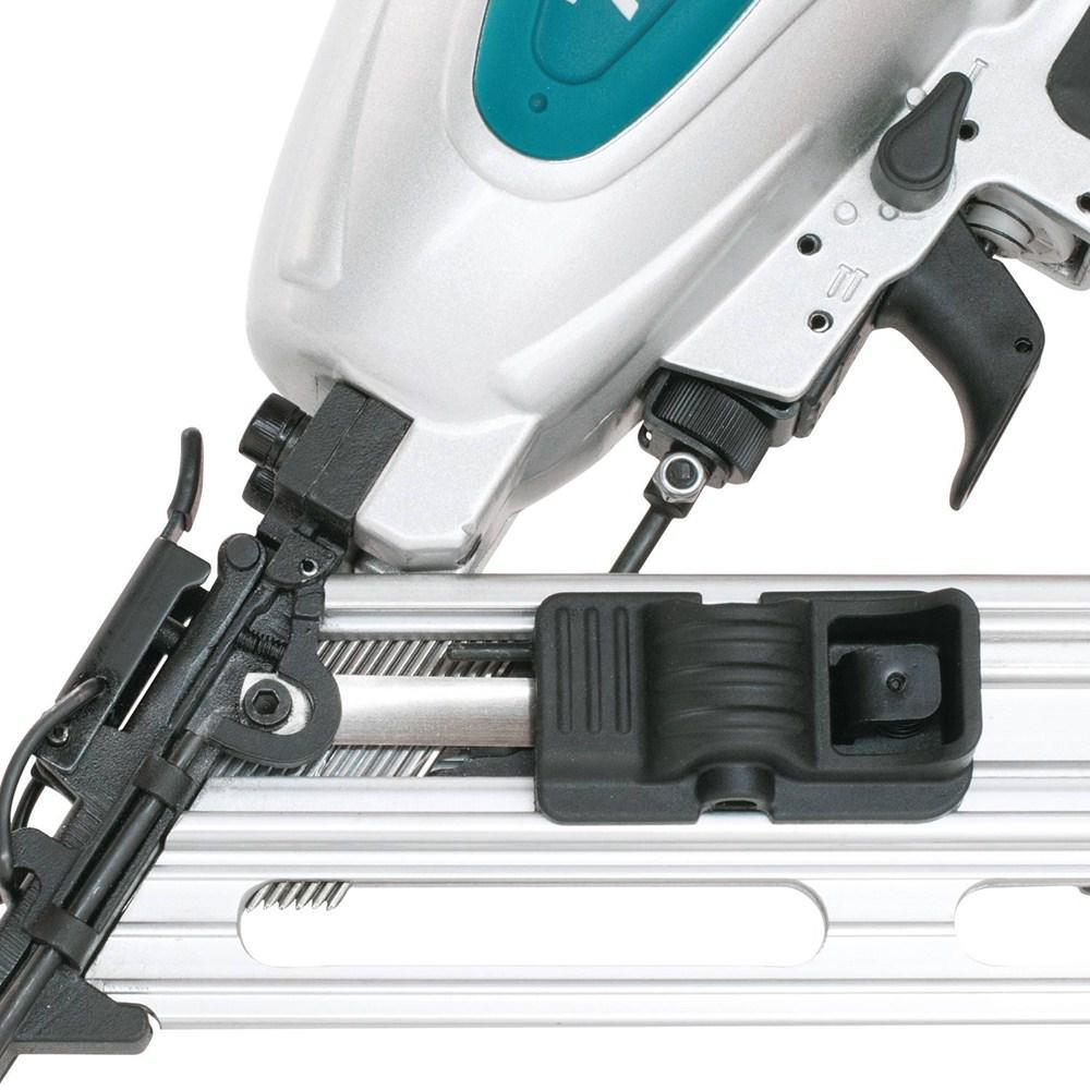 Pneumatic 15-Gauge, 2-1/2 in. Angled Finish Nailer - Super Arbor