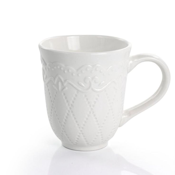 Quilted Eyelet 16 Piece Round Fine Ceramic Dinnerware Set in White