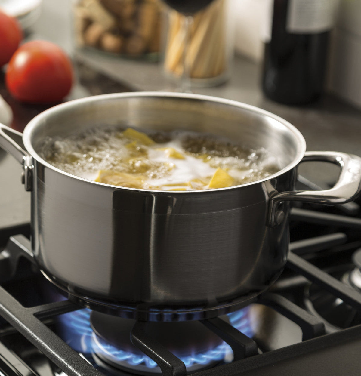 GE 30 in. 5.0 cu. ft. Gas Range in Stainless Steel