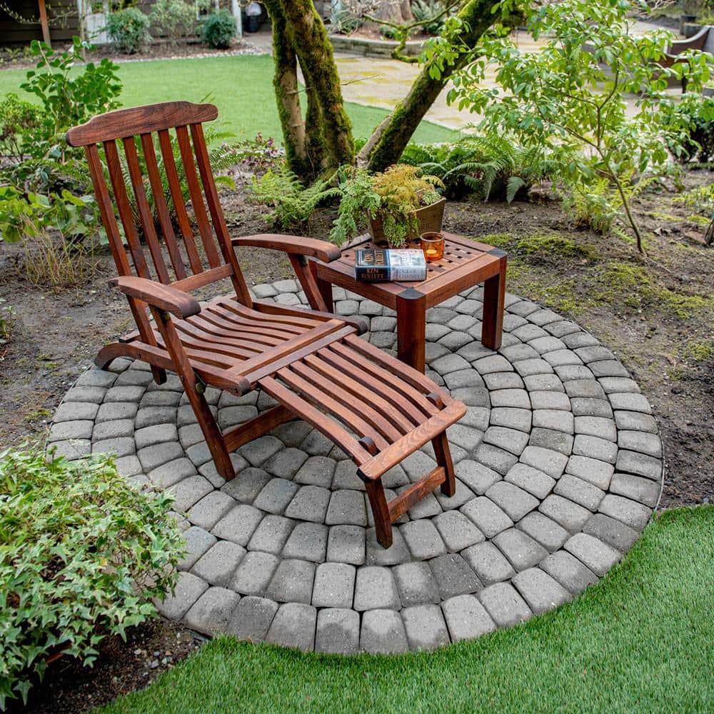 Mutual Materials 83.52 in. x 83.52 in. x 2.375 in. Cascade Blend Concrete Old Dominion Paver Circle Kit