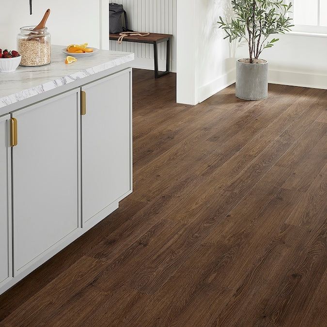 Pergo Pro +WetProtect Aventcross Oak Waterproof Laminate Flooring - 22.17 sq ft