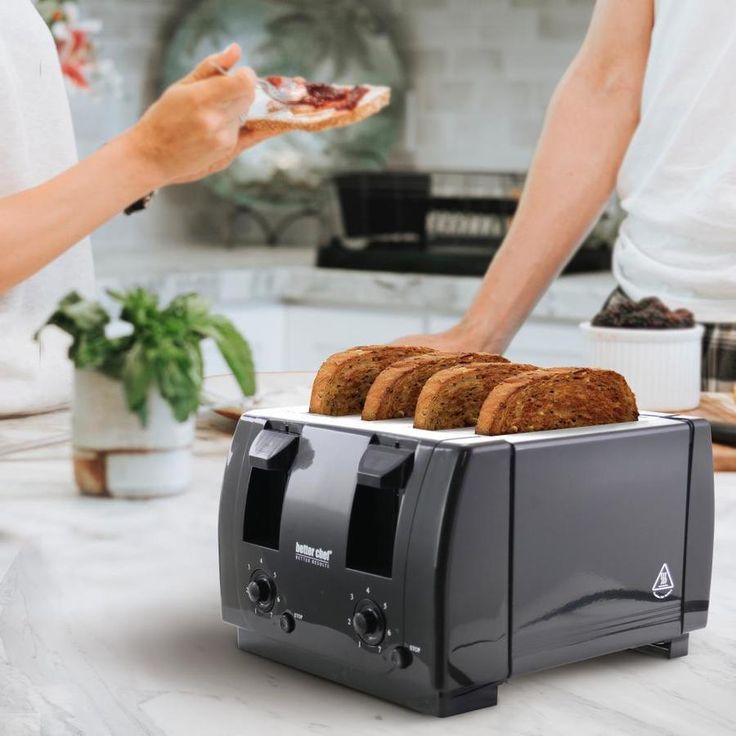 Better Chef 4-Slice Black 100-Watt Toaster