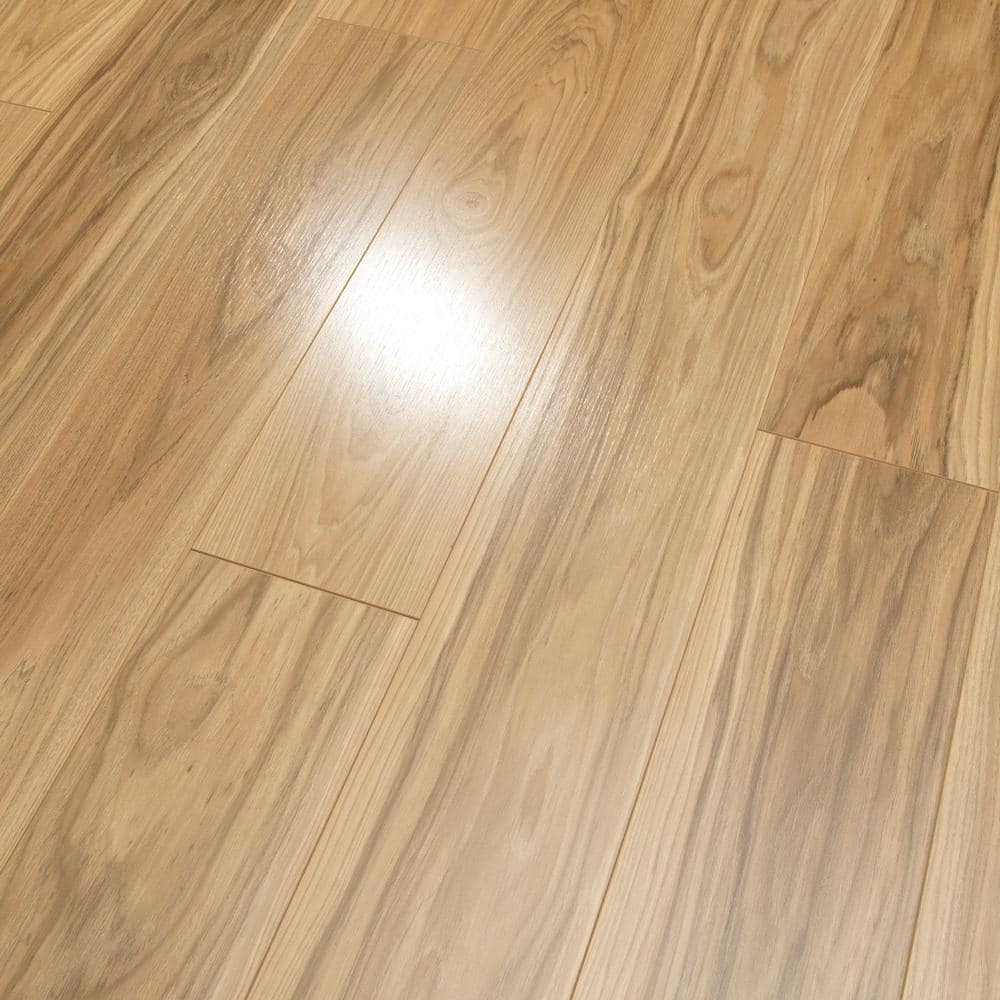 Pergo XP+ Cheshire Bluff Hickory 10 mm T x 6.1 in. W Waterproof Laminate Wood Flooring (20.15 sqft/case)
