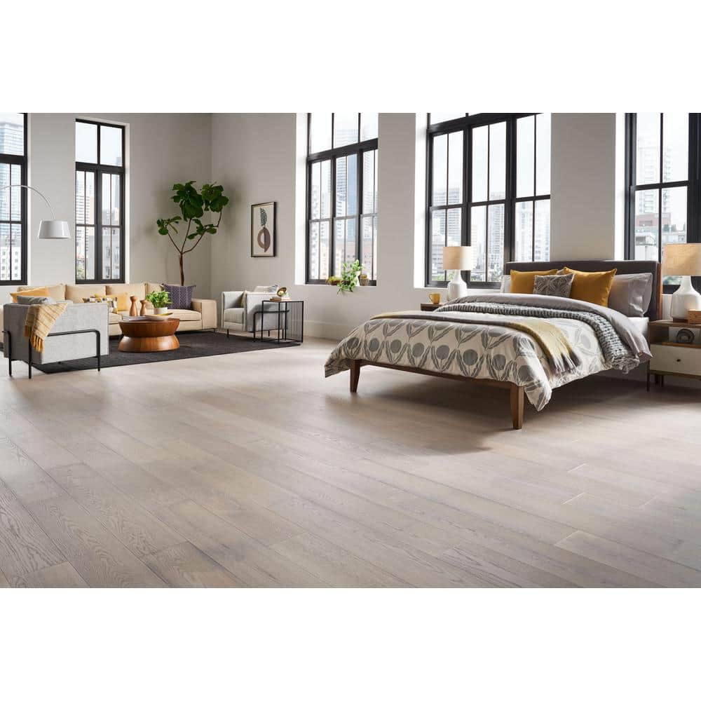 Pergo Defense+ Claremore Bay Oak 3/8 in. T x 7.5 in. W Click Lock Engineered Hardwood Flooring (1104.3 sq.ft./pallet)