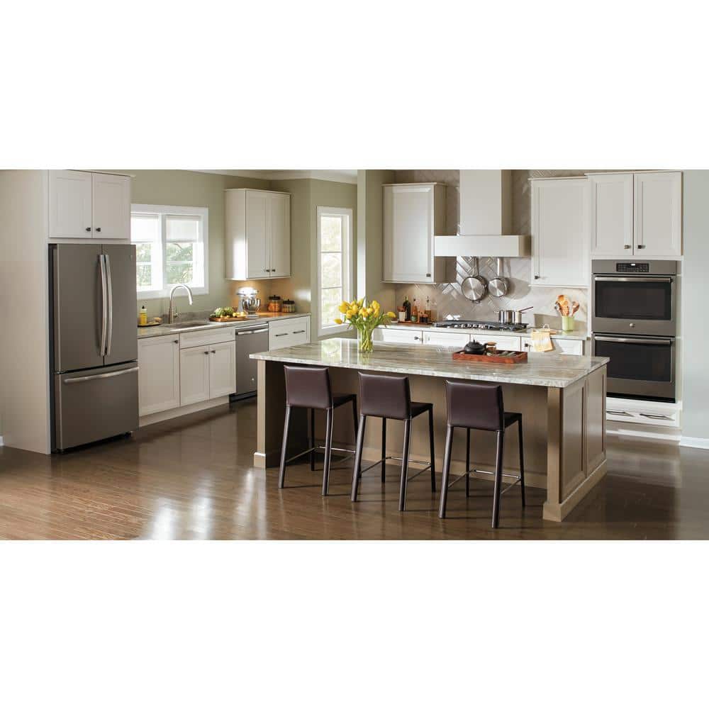 Bruce American Originals Coastal Gray Oak 3/8 in. T x 3 in. W T+G Smooth Engineered Hardwood Flooring (22 sq.ft./ctn)