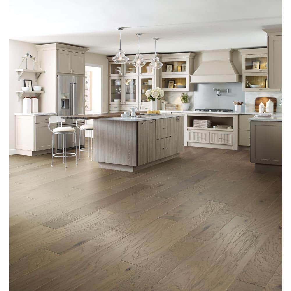 Shaw Hampshire Columbia Hickory 3/8 in. T X 6.3 in. W Tongue and Groove Engineered Hardwood Flooring (30.48 sq.ft./case)