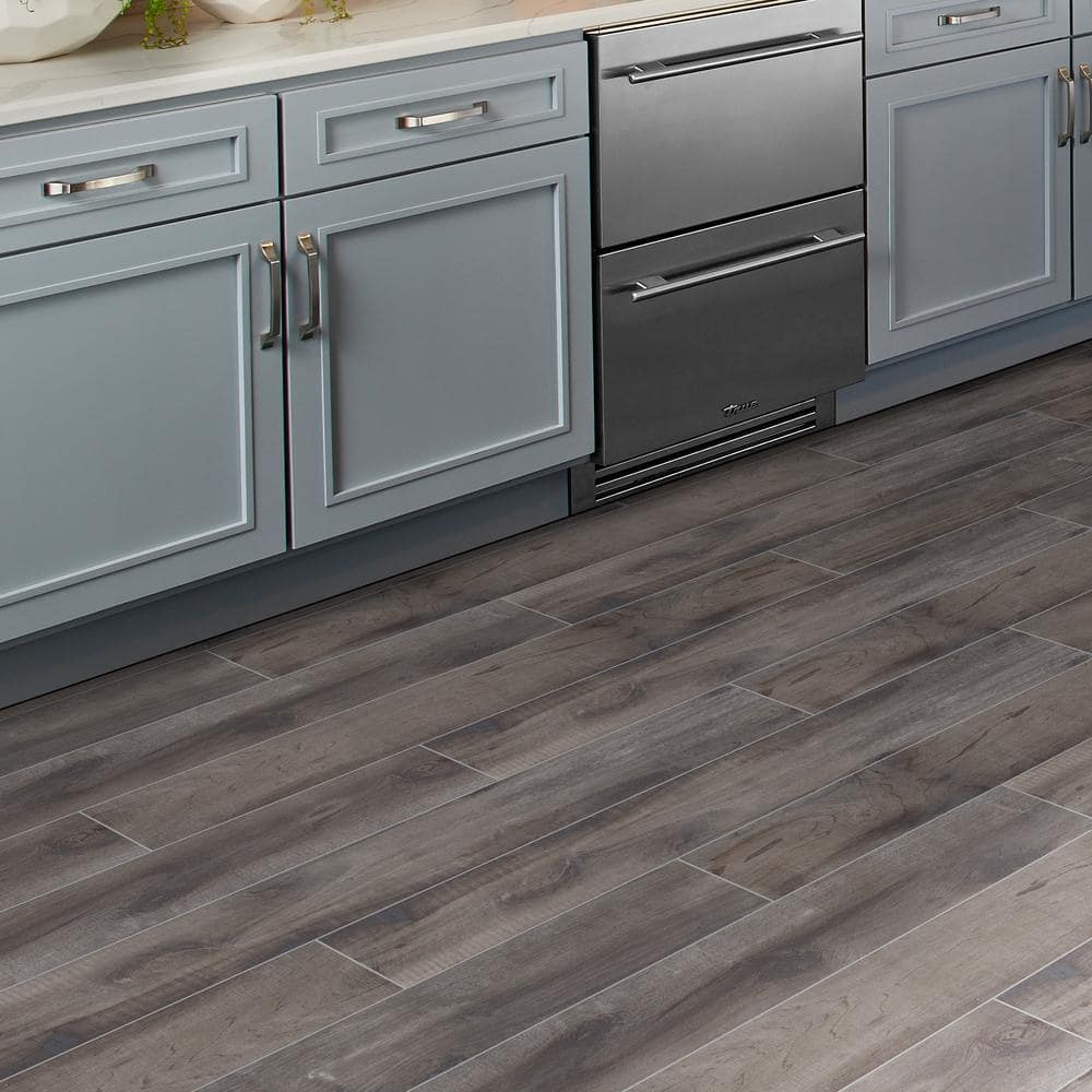 MSI Country River Mist 8 in. x 48 in. Matte Porcelain Wood Look Floor and Wall Tile (40 cases/426.56 sq. ft./Pallet)