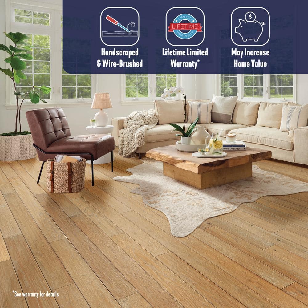 Bruce American Vintage Cozy Living Red Oak 3/4 in. T x 5 in. W Scraped Solid Hardwood Flooring (23.5 sq.ft./ctn)