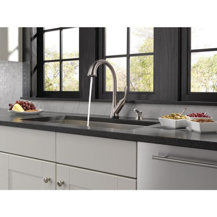 Delta Ashton Touch2O Stainless 1-Handle Deck-Mount Pull-Down Touch Kitchen Faucet (Deck Plate Included)