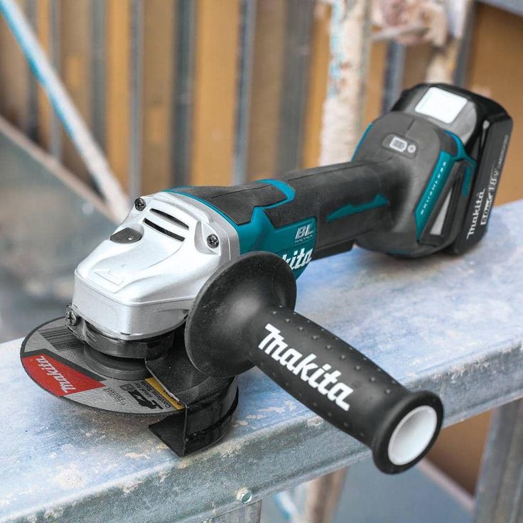 18-Volt 5.0Ah LXT Lithium-Ion Brushless Cordless 4-1/2 in./5 in. Paddle Switch Cut-Off/Angle Grinder Kit