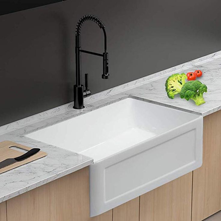 Fireclay 24 in. Single Bowl Farmhouse/ Apron-Front Porcelain Ceramic Kitchen Sink in White