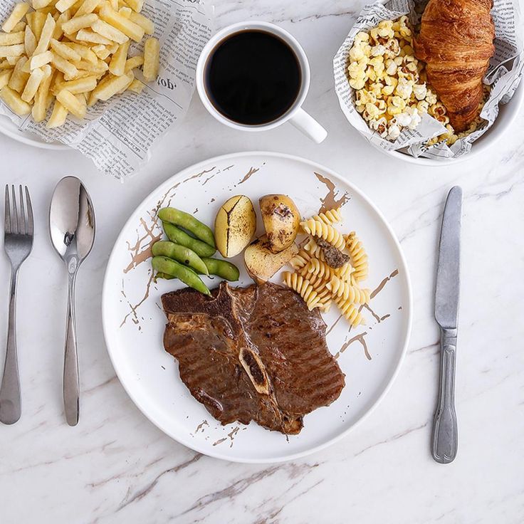 16-Piece Casual Gold and White Porcelain Dinnerware Set (Set for 4)