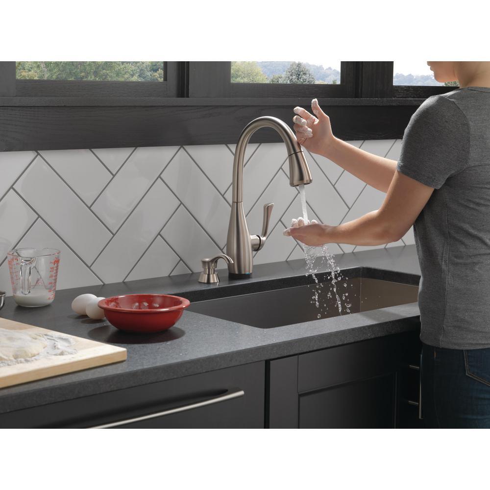 Dominic Single-Handle Pull-Down Sprayer Kitchen Faucet with Touch2O & ShieldSpray Technology in SpotShield Stainless - Super Arbor