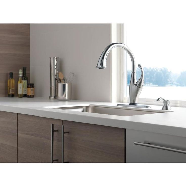 Delta Addison Touch2O Arctic Stainless 1-Handle Deck-Mount Pull-Down Touch Kitchen Faucet (Deck Plate Included)