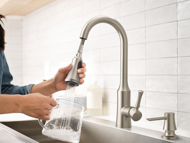 Venango Single-Handle Pull-Down Sprayer Kitchen Faucet with Reflex and Power Clean Attachments in Chrome
