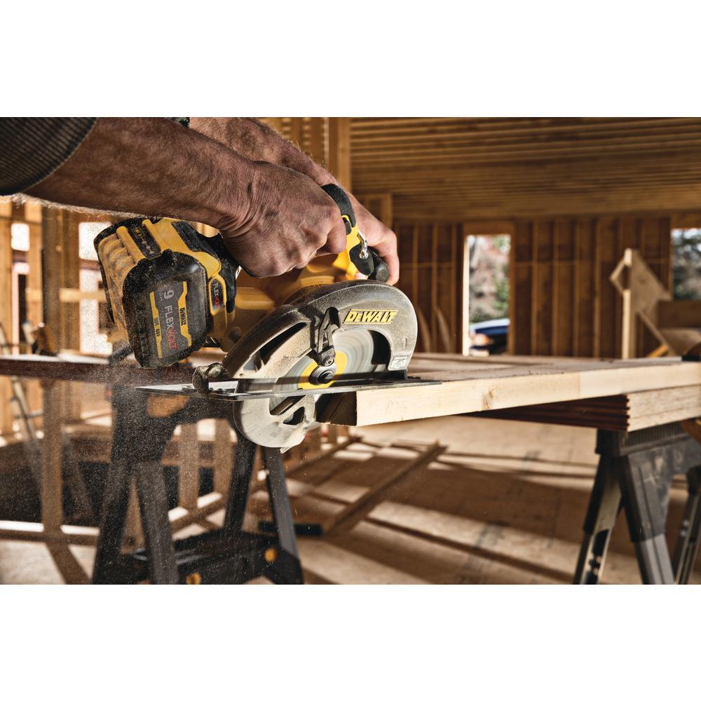 FLEXVOLT 60-Volt MAX 7-1/4 in. Cordless Brushless Circular Saw (Tool-Only)