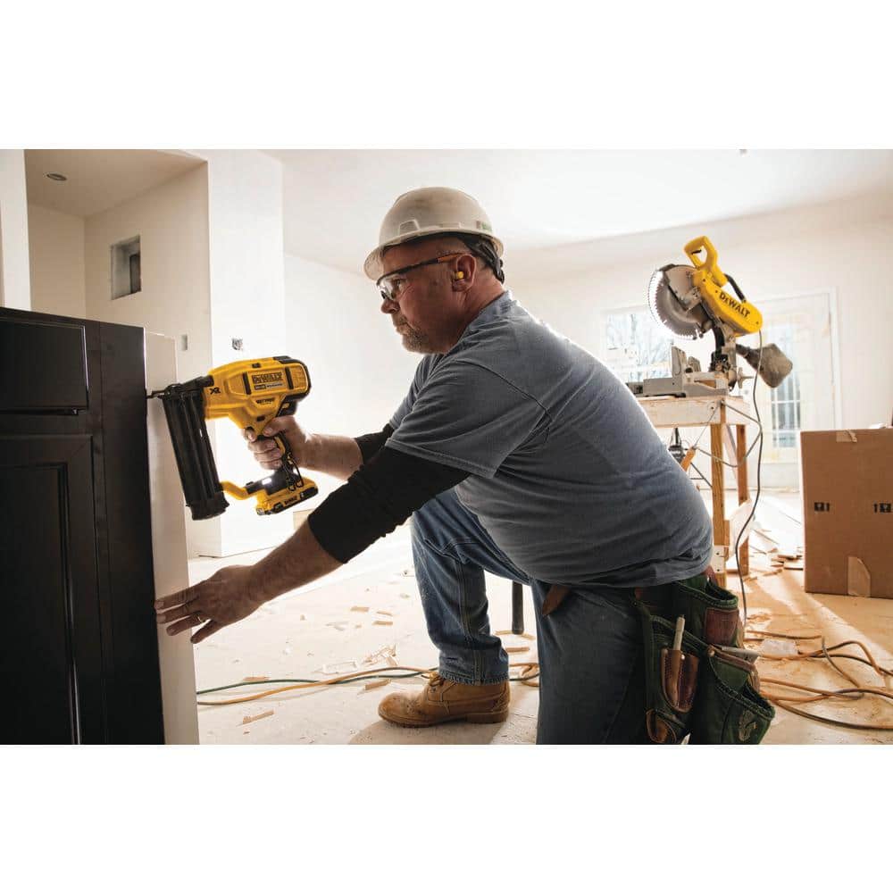 DEWALT 20V MAX XR Lithium-Ion Electric Cordless 18-Gauge Brad Nailer (Tool Only)