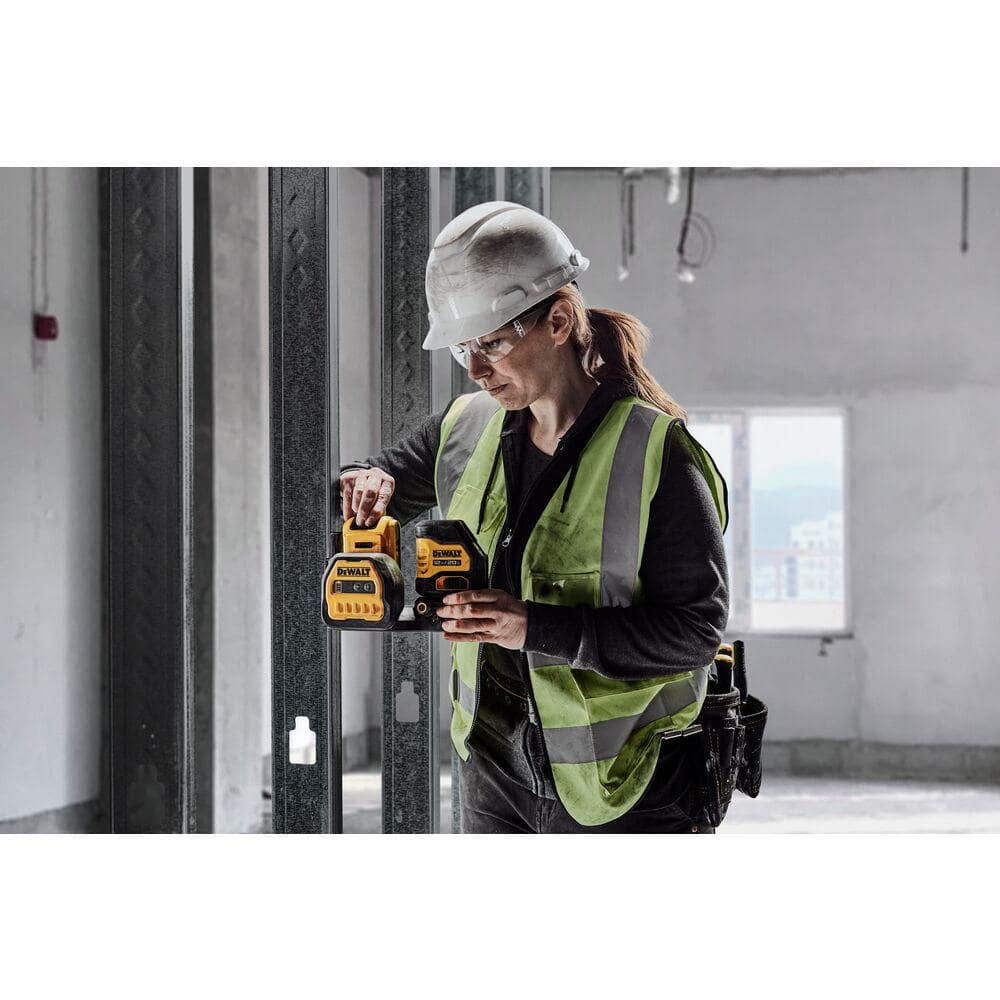 DEWALT 20V Max Lithium-Ion Cordless Green Cross-Line Laser Level Kit, (1) 2.0Ah Battery, Charger, and TSTAK Case