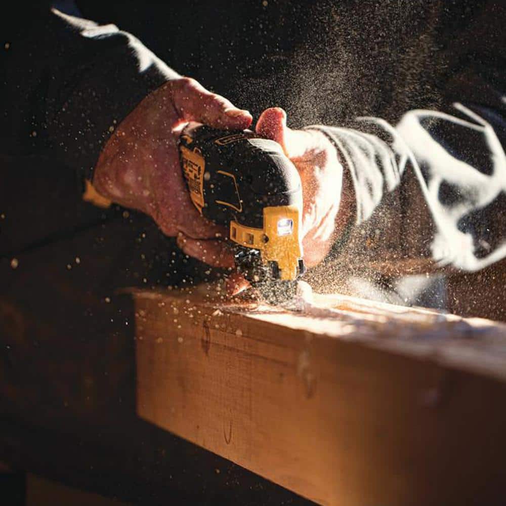 DEWALT ATOMIC 20V MAX Cordless Brushless Oscillating Multi Tool (Tool Only)