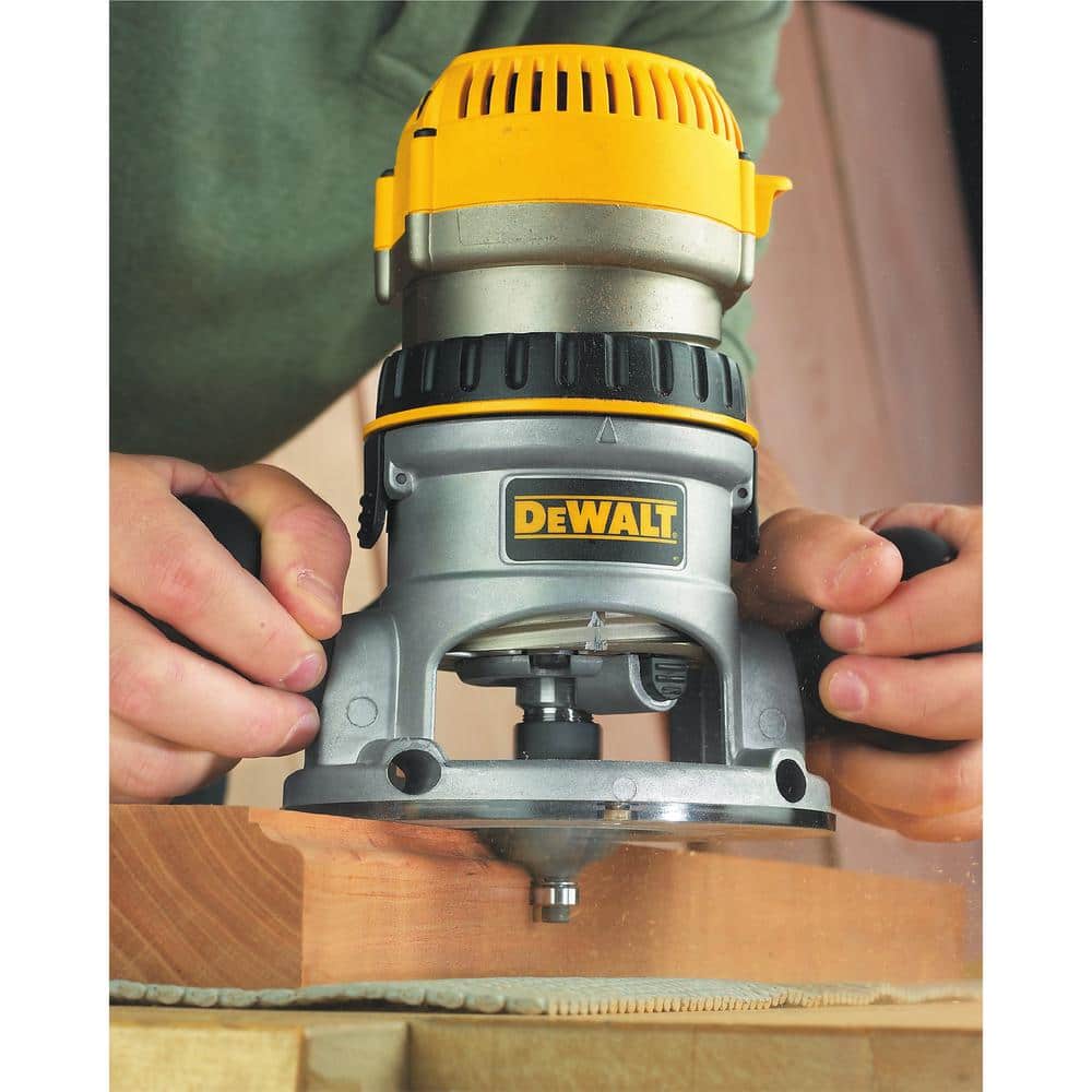 DEWALT 2.25-HP Variable Speed Plunge Corded Router
