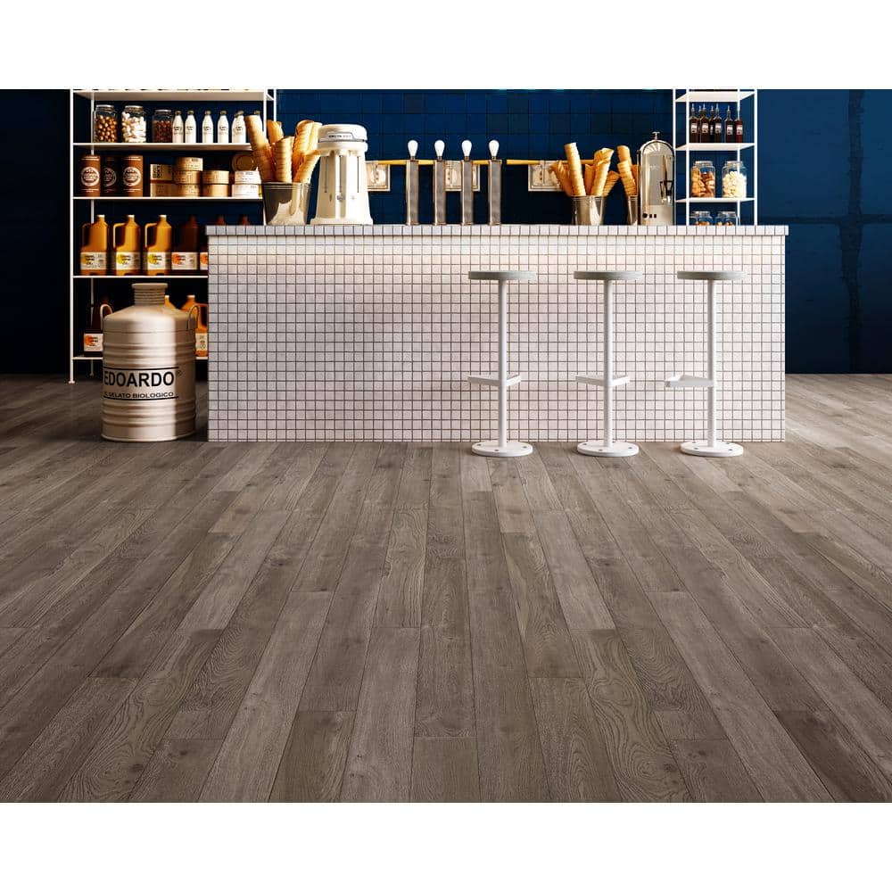 ACQUA FLOORS Dexter Oak 1/4 in. T x 5 in. W Click Lock Wire Brushed Engineered Hardwood Flooring (16.68 sq.ft./case)