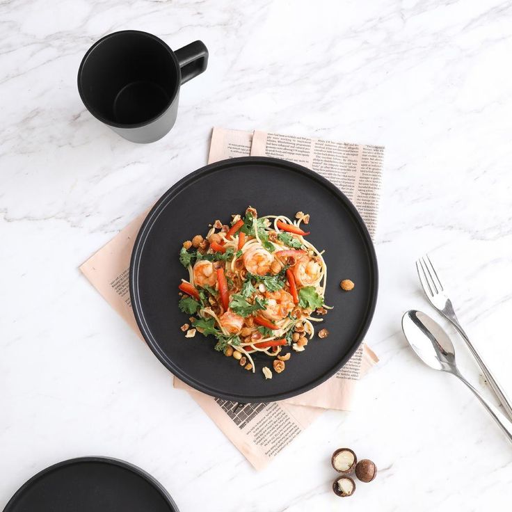 32-Piece Modern Black Matte Stoneware Dinnerware Set (Set for 8)