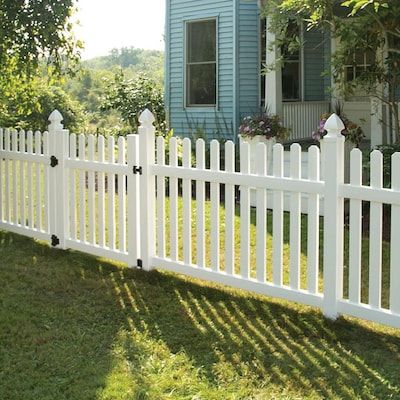 Freedom Ready-to-Assemble Keswick scallop 4-ft H x 8-ft W White Vinyl Scallop Vinyl Fence Panel
