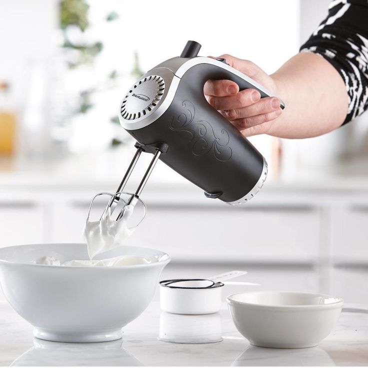 brentwood Cord 5-Speed Black Hand Mixer