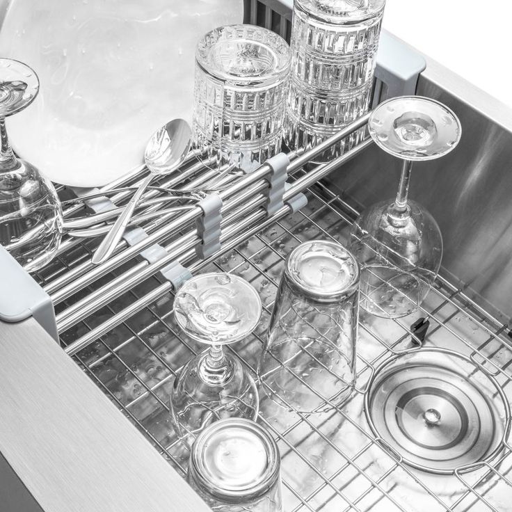 Handcrafted All-in-One Farmhouse Apron Front Stainless Steel 33 in. x 22 in. x 9 in. Single Bowl Kitchen Sink