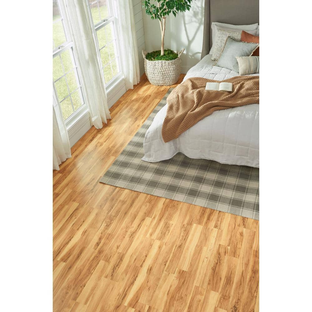 Pergo XP Ellwood Maple 10 mm T x 7.4 in. W Laminate Wood Flooring (19.63 sqft/case)