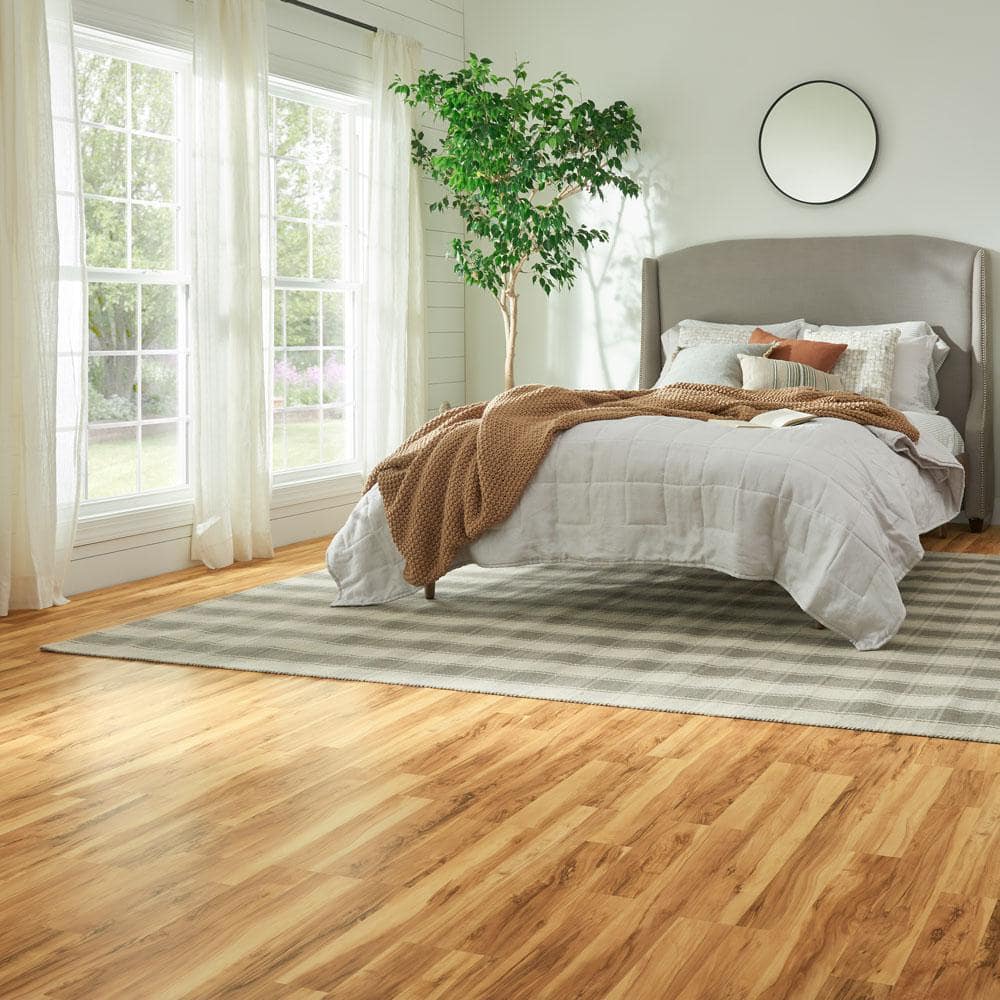 Pergo XP Ellwood Maple 10 mm T x 7.4 in. W Laminate Wood Flooring (19.63 sqft/case)