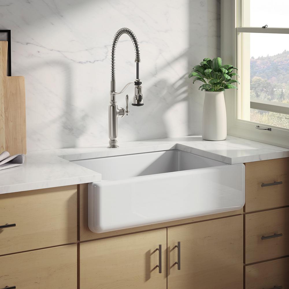 Tournant Single-Handle Pull-Down Sprayer Kitchen Faucet in Vibrant Stainless - Super Arbor
