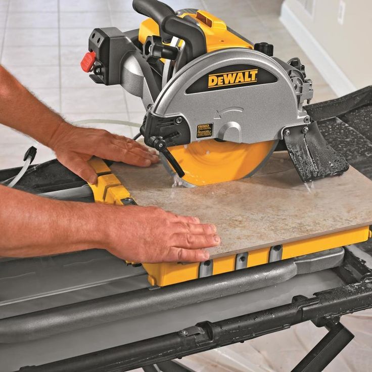 DEWALT 10-in 15-Amp Wet Bridge Sliding Table Tile Saw with Stand