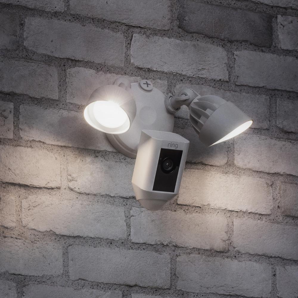 Outdoor Wi-Fi Cam with Motion Activated Floodlight, White (3-Pack) - Super Arbor