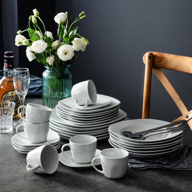 Elisa White Porcelain 30-Piece Casual Ivory White Porcelain Dinnerware Set (Service for 6)