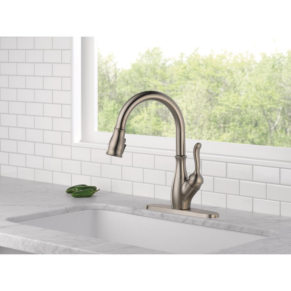 Leland Single-Handle Pull-Down Sprayer Kitchen Faucet with ShieldSpray in Stainless - Super Arbor