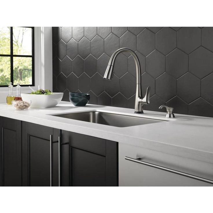 Delta Dunsley VoiceIQ Spotshield Stainless 1-Handle Deck-Mount Pull-Down Touchless Kitchen Faucet
