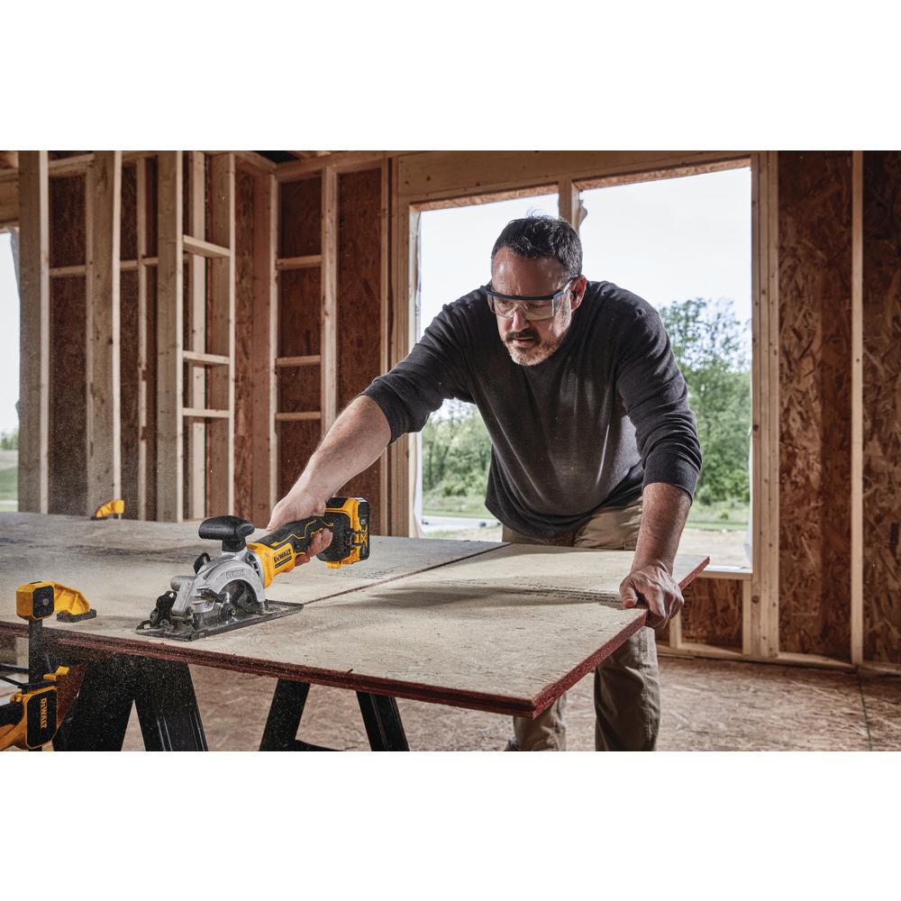ATOMIC 20-Volt MAX Brushless 4-1/2 in. Cordless Circular Saw Kit with 5.0 Ahr Battery Pack, Charger and Bag - Super Arbor