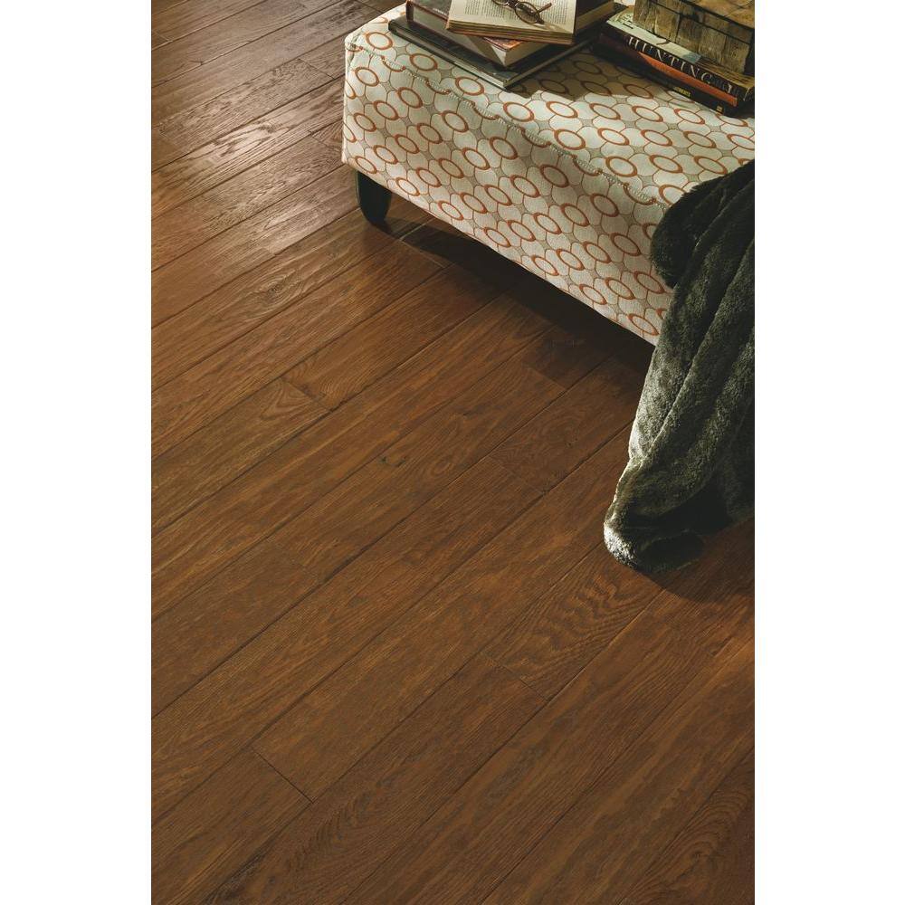 Bruce American Vintage Flint Oak 3/4 in. T x 5 in. Scraped Solid Hardwood Flooring (23.5 sq.ft./ctn)